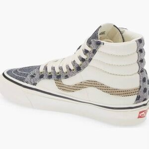 Vans High-Top Sneakers Womens 6.5 Mens 5 with Black and Cream Pattern